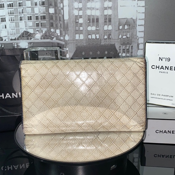 Sold Authentic CHANEL Bicolore Quilted CC Logo Leather Trifold Wallet - Picture 8 of 17